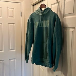Men's Puma XL hoodie sweatshirt.